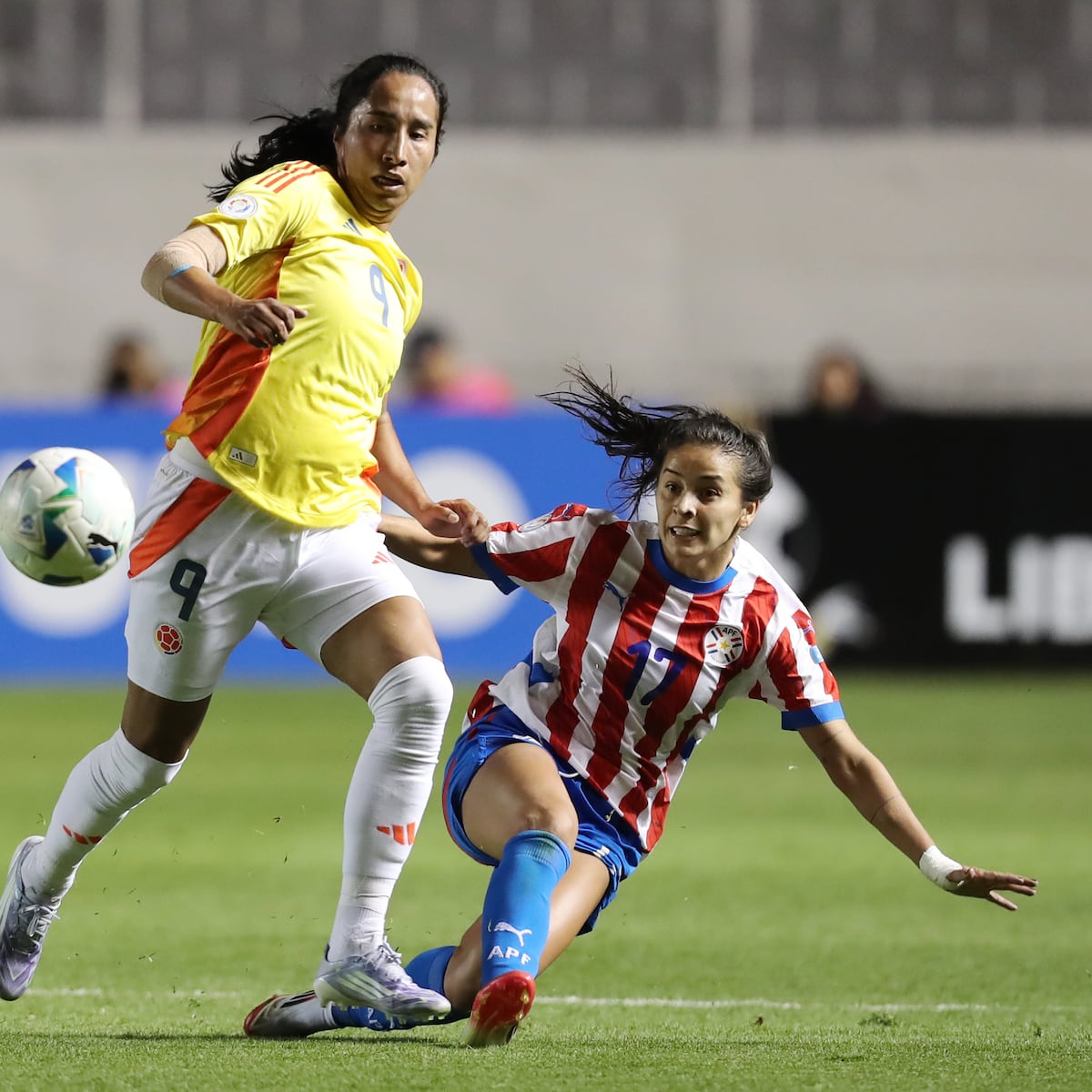 valenciamontoy2's tweet image. La #SelecciónColombiaFemenina le ganó 4-1 a Paraguay, en partido correspondiente a la segunda jornada de la #CopaAmericaFemenina2025, con este resultado, el combinado nacional quedó de 2 el grupo B, con tan solo 4 puntos en la tabla de posiciones. 🎧🎤⚽🇨🇴
@Alternativa985