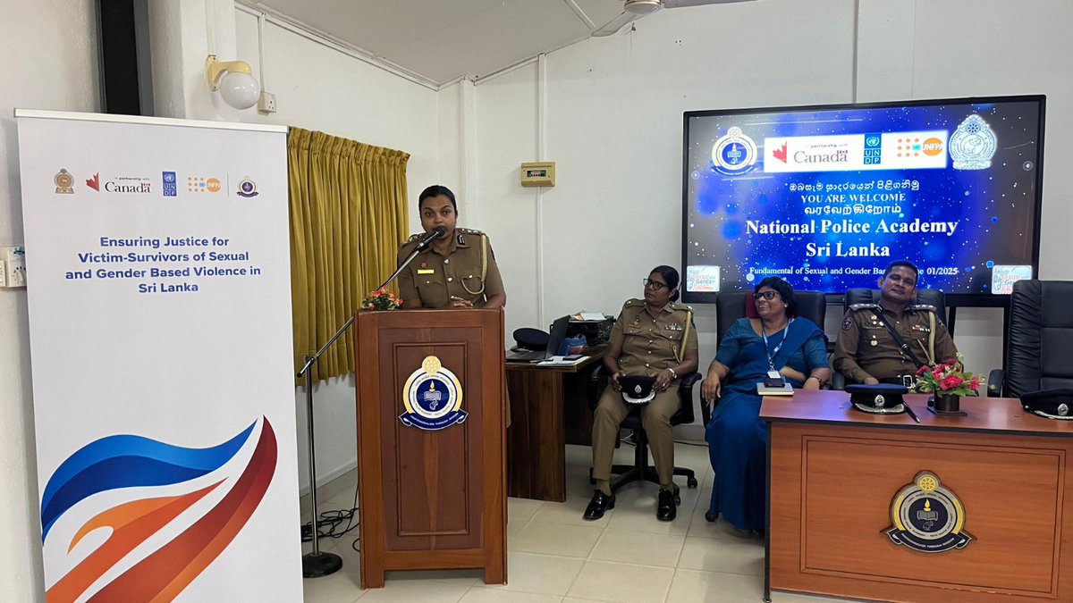 UNDPSriLanka's tweet image. 🚨@SL_PoliceMedia&apos;s National Police Academy, in collaboration with @UNDP #lka, launched the first batch of a one-week training programme in Katana to strengthen the response to Sexual and Gender-Based Violence (SGBV).

Newly recruited officers to the Police Women and Children…