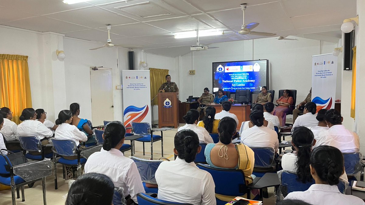 UNDPSriLanka's tweet image. 🚨@SL_PoliceMedia&apos;s National Police Academy, in collaboration with @UNDP #lka, launched the first batch of a one-week training programme in Katana to strengthen the response to Sexual and Gender-Based Violence (SGBV).

Newly recruited officers to the Police Women and Children…