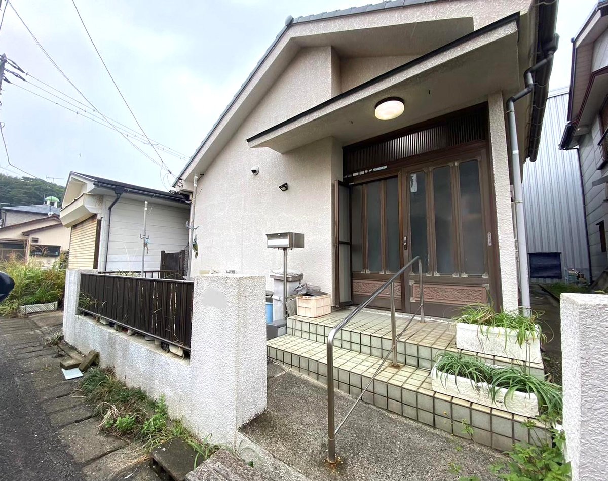 info69873392's tweet image. ★三浦市三崎町城ヶ島の売地ご紹介★
◎海の見える暮らしで、毎日がリゾート気分🌊
◎展望台やハイキングコースがすぐそばに🚶
◎建築条件なし！海と暮らす自由設計の土地🏝️

販売価格：1,490万円
土地面積：157m2
  詳細はこちら👇
suumo.jp/jj/__JJSEO/toc…
#クレイン不動産