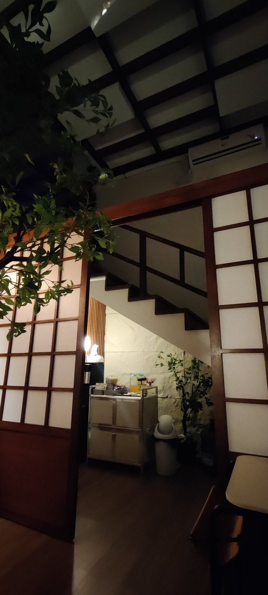 Urtagaurad's tweet photo. High ceiling @kisetsu_spa https://t.co/Br0QMCmhmG