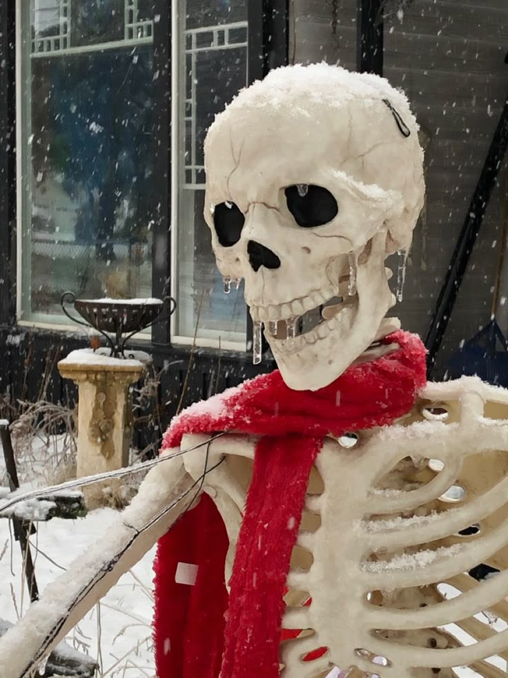 Co0lSkeLEtOn95_'s tweet image. GAHHH!!!
THE GREAT PAPYRUS FORGOT TO SEND THE VERY FUN PHOTOS FROM TODAY MINECRAFT SESSION...
IT IS FINE!!! I SHALL POST THEM TOMORROW
FOR NOW, GOODNIGHT MY SKELEBROS!!!