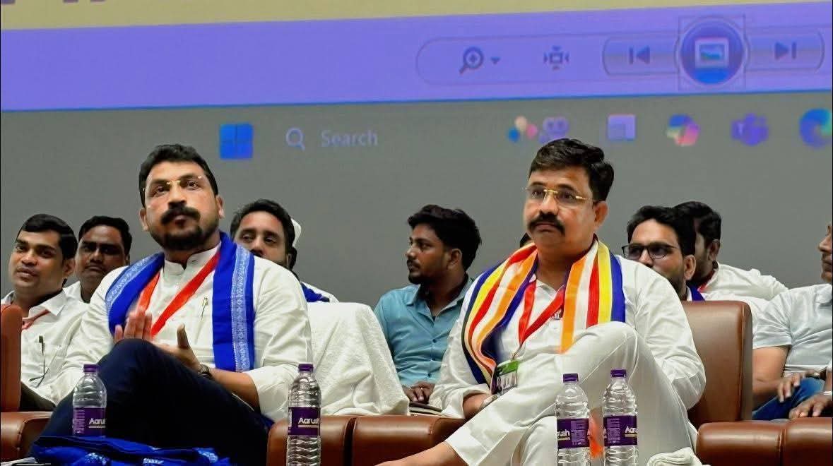 Sonu_Aazad's tweet image. भीम आर्मी भारत एकता मिशन के 10वें स्थापना दिवस व द्वितीय राष्ट्रीय अधिवेशन कल बिहार की राजधानी पटना में मनाया गया।

शानदार कार्यक्रम के लिये टीम बिहार को बहुत-बहुत बधाई एवं मंगलकामनाये।

जय भीम! जय भारत!
#भीम_आर्मी_स्थापना_दिवस
@BhimArmyChief @anil_aazad