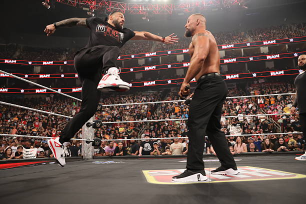 original_tribal's tweet image. #WWERaw July 21, 2025
Roman Reigns addresses Paul Heyman
After a fiery confrontation between Roman Reigns and Paul Heyman, Bron Breakker and Bronson Reed tried to defeat the Original Tribal Chief until Jey Uso saved him. 🙌🏼☝🏼