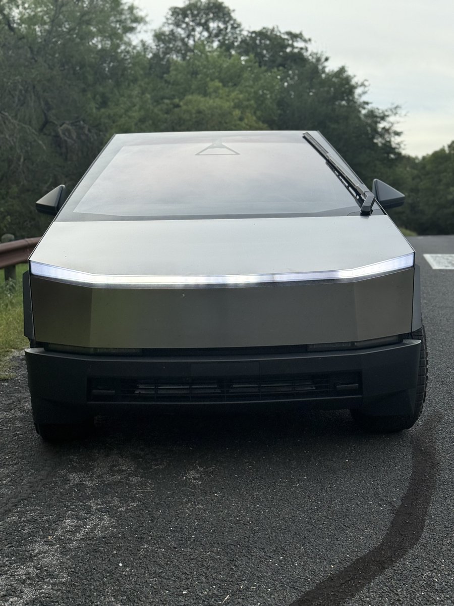 mrfundman's tweet image. Cybertruck is straight-up legendary. Nothing even comes close to this beast. Cybertruck for life, I’m never buying any other robot again.