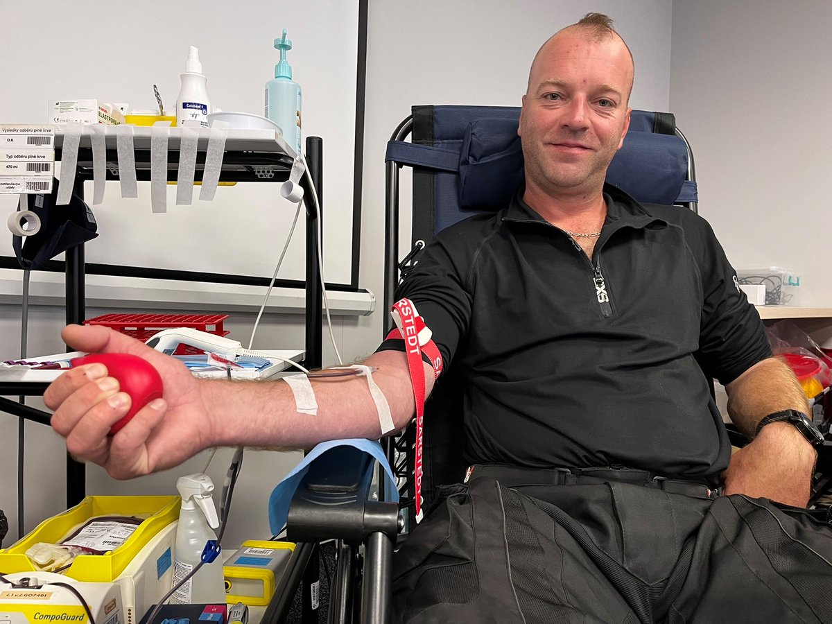 FN_Ostrava's tweet image. 🩸Zásoby Krevního centra @FN_Ostrava🏥jsou na minimech a jsme moc rádi, že dárci reagují na výzvy. Nedávno se zhruba💯motorkářů zúčastnilo mobilního odběru v Motoparku Ostrava🏍️
🙏Moc děkujeme, že pomáháte‼️
👉Podrobnosti o této akci si můžete přečíst na následujícím…