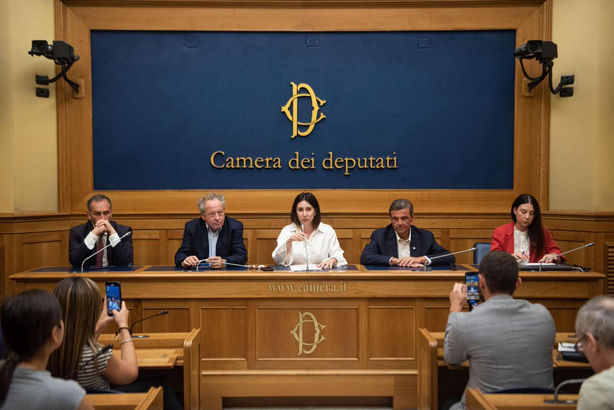 marsetac's tweet image. Ci tengo a ringraziare l’on. @f_onori, che ieri alla Camera ha organizzato una conferenza stampa sul caso Gergiev, che, a seguito della cancellazione dell’evento, si è trasformata in un interessante confronto sulla difesa delle nostre libertà. Grazie a @pinapic, @mrctrdsh,…