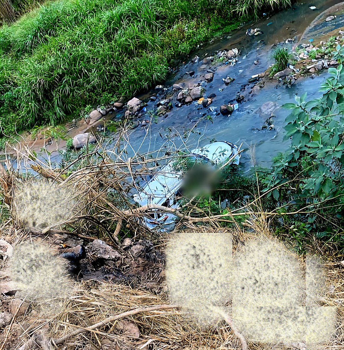 Time - 07:44
Date - 22 July 2025

Ongoing - Fatal Crash Bill Wood Road, Queensmead Industrial. ALSParamedics on scene

#KZNTRAFFIC