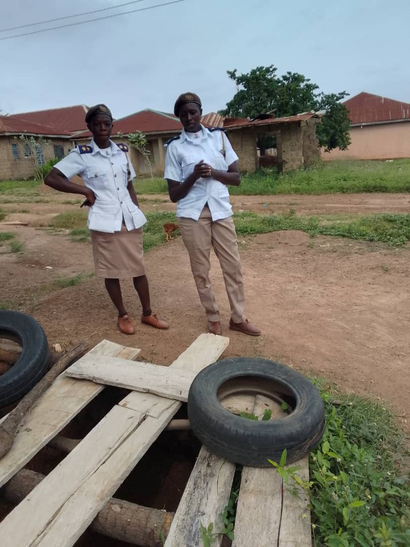 Sanitary Inspection Report – Olorunsogo and Adebayo Areas

The Environmental Health Officers conducted routine sanitary inspections of regulated premises in the Olorunsogo and Adebayo areas of Ado-Ekiti.

At Olorunsogo, the team visited various schools and residential premises,