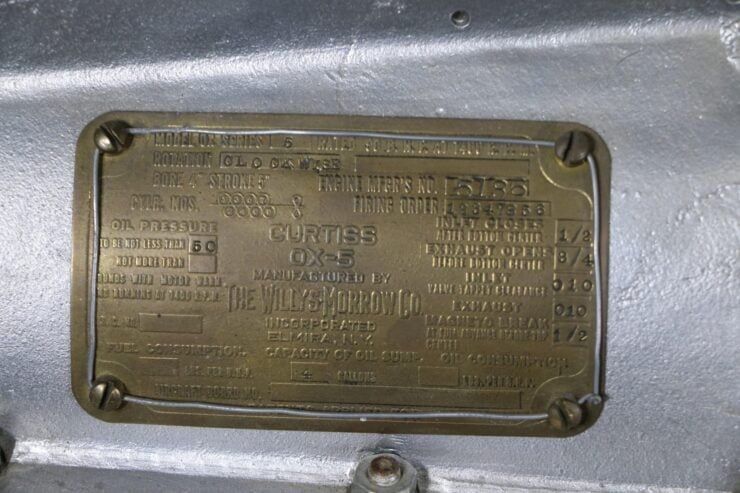 Silodrome's tweet image. This is a rare Curtiss OX-5 V8, the first mass-produced American aircraft engine and an influential early V8 design from long before the V8 would become an American production car staple thanks to the 1932 Ford V8.
buff.ly/U5Z0JeU