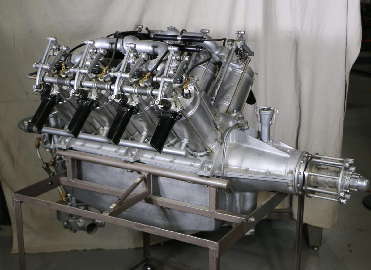 Silodrome's tweet image. This is a rare Curtiss OX-5 V8, the first mass-produced American aircraft engine and an influential early V8 design from long before the V8 would become an American production car staple thanks to the 1932 Ford V8.
buff.ly/U5Z0JeU