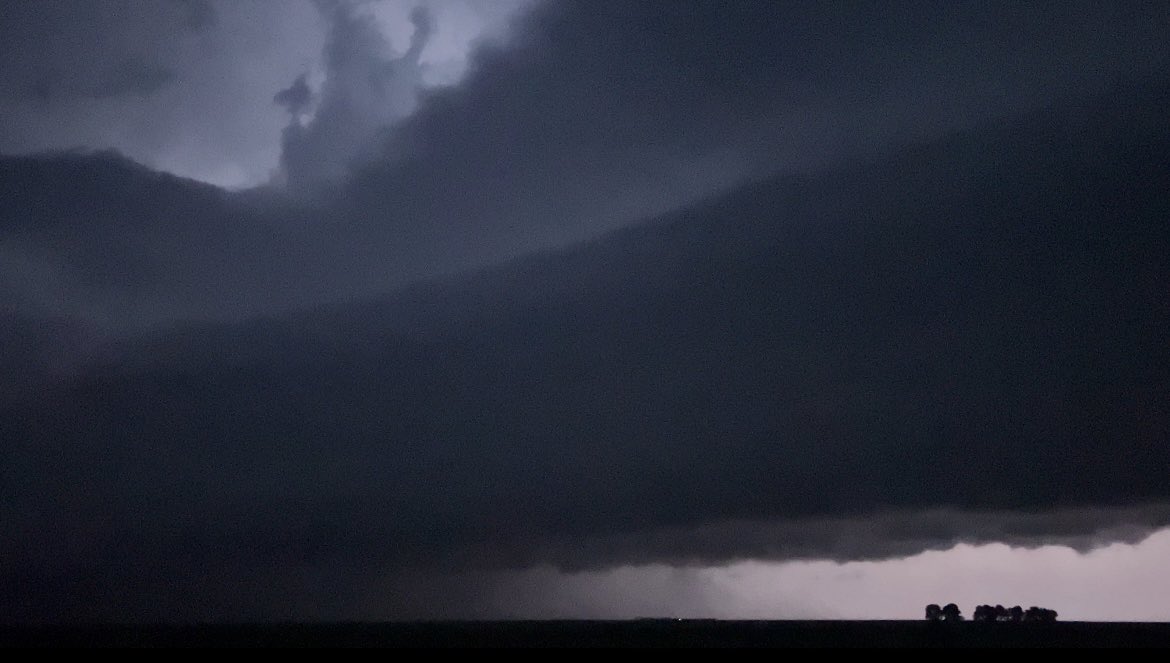 FalcnStormChase's tweet image. It looks like this…
#shelfcloud #shelf #SDwx #SouthDakota #FALCONWX #wxX