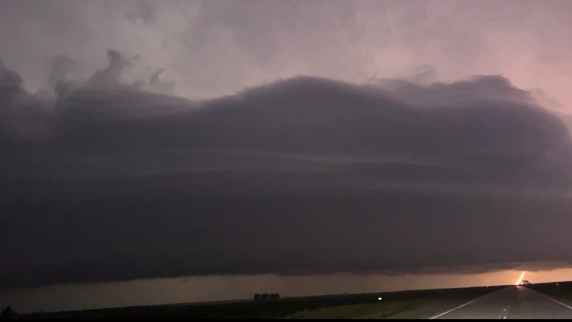 FalcnStormChase's tweet image. It looks like this…
#shelfcloud #shelf #SDwx #SouthDakota #FALCONWX #wxX