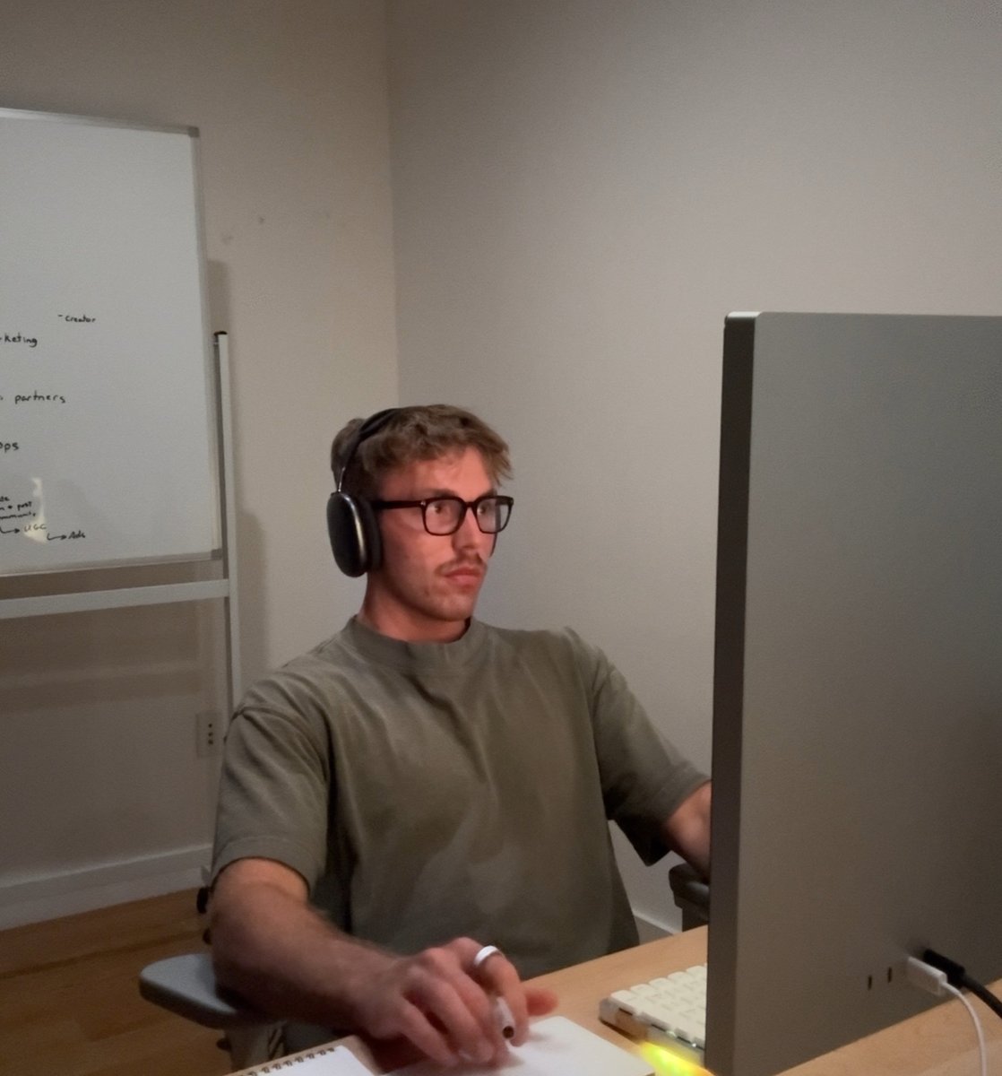 cormachayden_'s tweet image. day 591 of building oasis and generational wealth to retire my bloodline
- call with potential content creator
curse of founder led marketing is you become reliant on posting videos yourself to grow
- plan response to cease & desist
suppose the more popular we get the more…