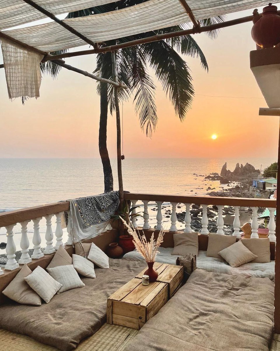 Goavilla_'s tweet image. best Beach balcony in goa 🏖️