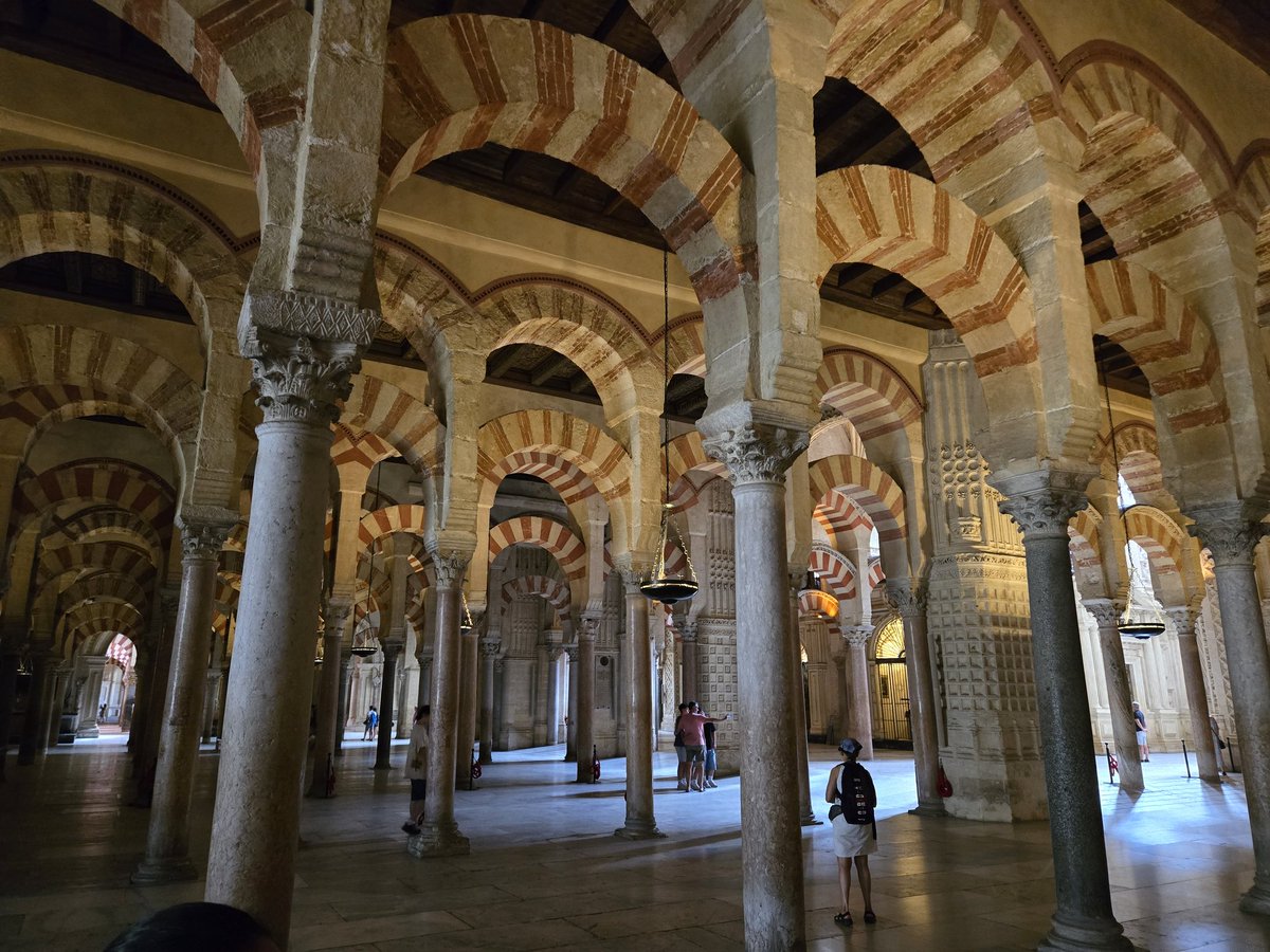 MrMom76's tweet image. Córdoba, Spain. Talk about stepping back in time. An absolute must-see city. The Mosque-Cathedral of Córdoba is massive and beautiful.