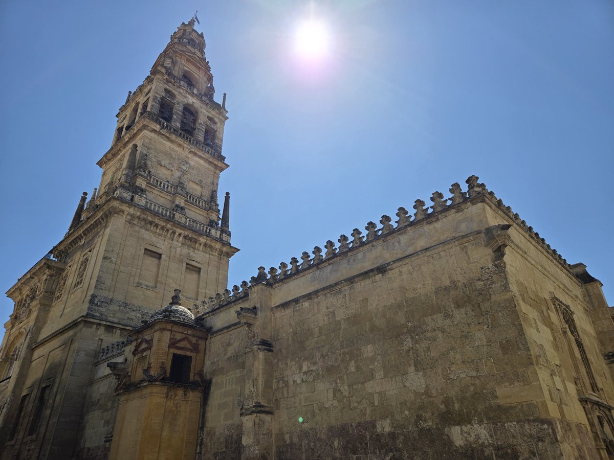MrMom76's tweet image. Córdoba, Spain. Talk about stepping back in time. An absolute must-see city. The Mosque-Cathedral of Córdoba is massive and beautiful.