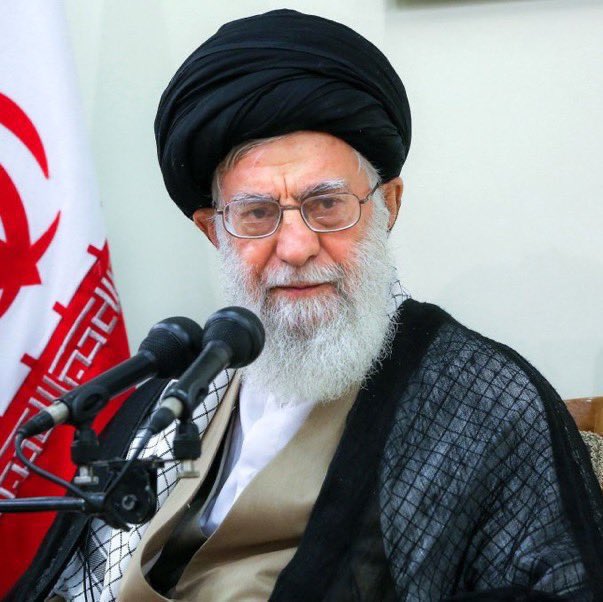 GlobeEyeNews's tweet image. BREAKING:
President Trump says he will strike Iran again if necessary.