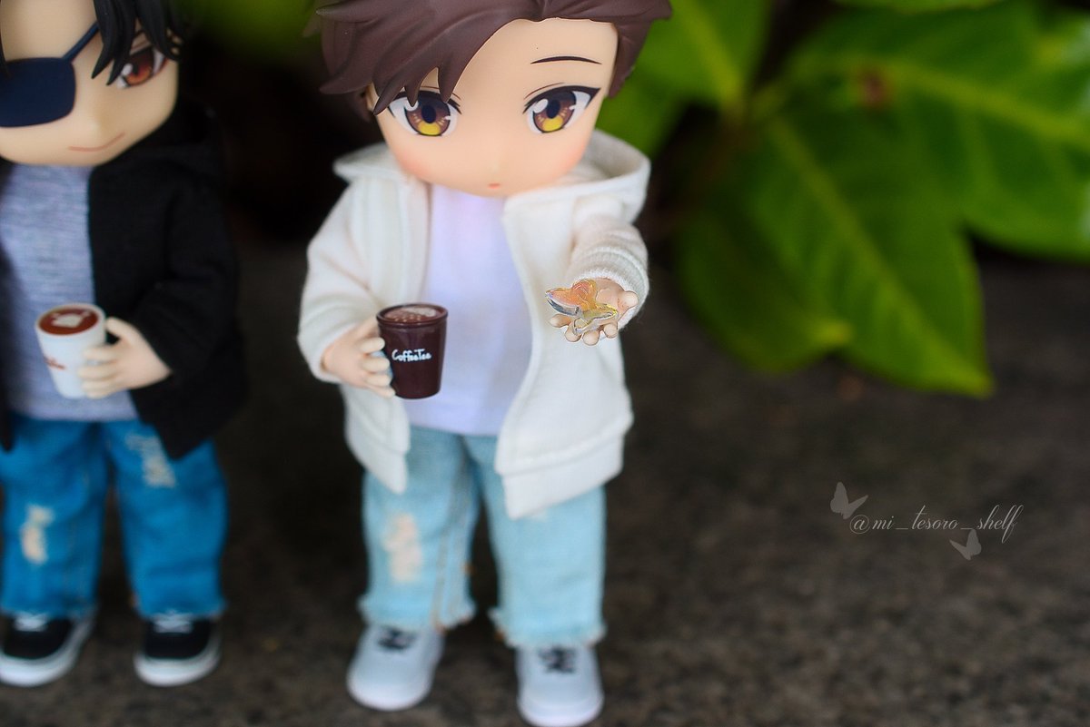 AnnaLutego's tweet image. ๐ ๐๐พ๐ช๐๐ฒ๐ช๐ท ๐
(Taking shelter from a sudden rain๐ง)
- San Lang, it seems the rain has already stopped...
Oh! Look, San Lang! It's a butterfly!๐ฆ๐ค
***
#TGCF #HuaLian
