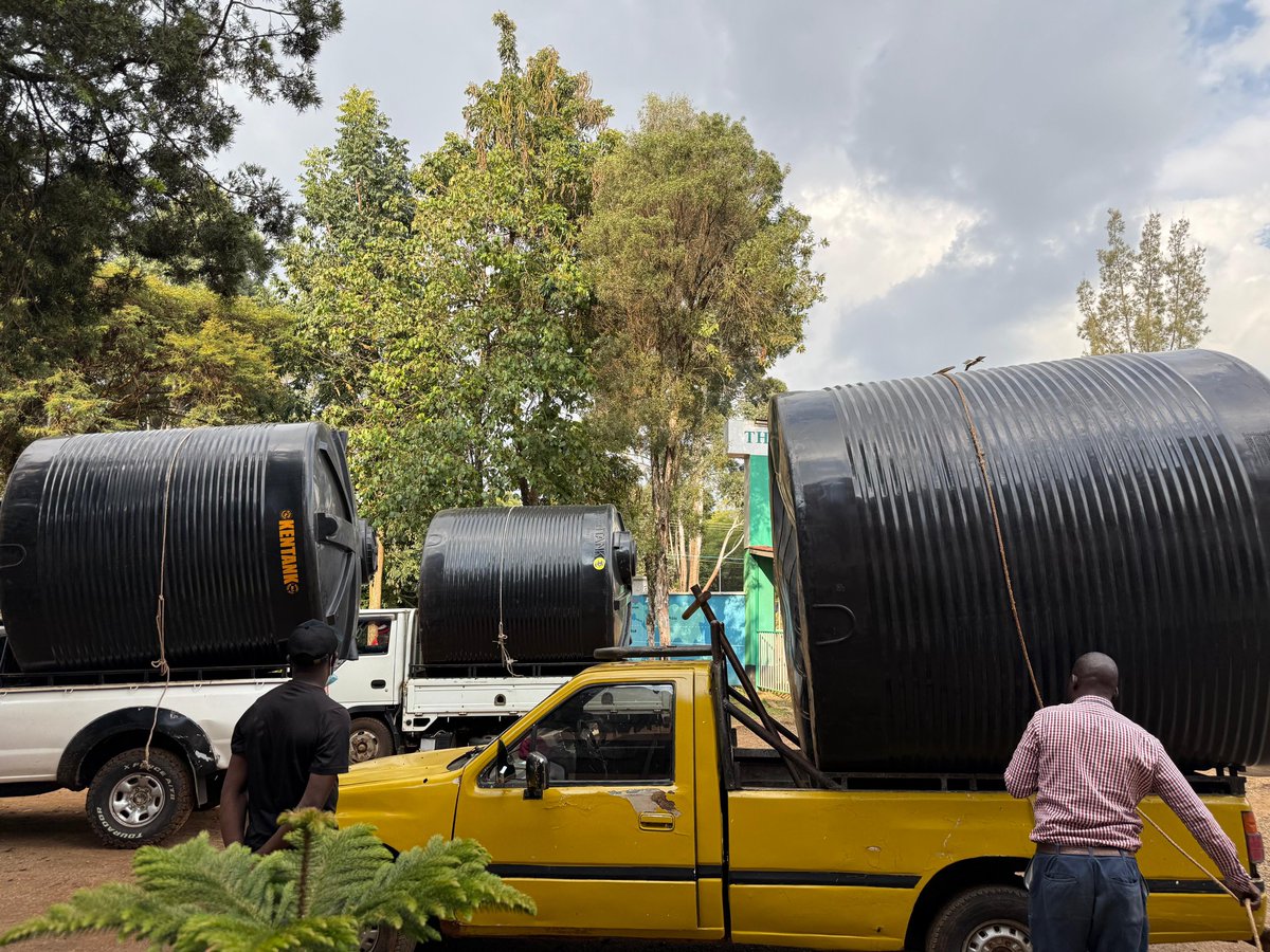 HonOscarSudi's tweet image. I delivered on my promise to Wareng High School, providing three 10,000-liter water tanks that will enable the school to harness rainwater and alleviate water challenges.
This will support the school's efforts to provide quality education, freeing students to focus on their…