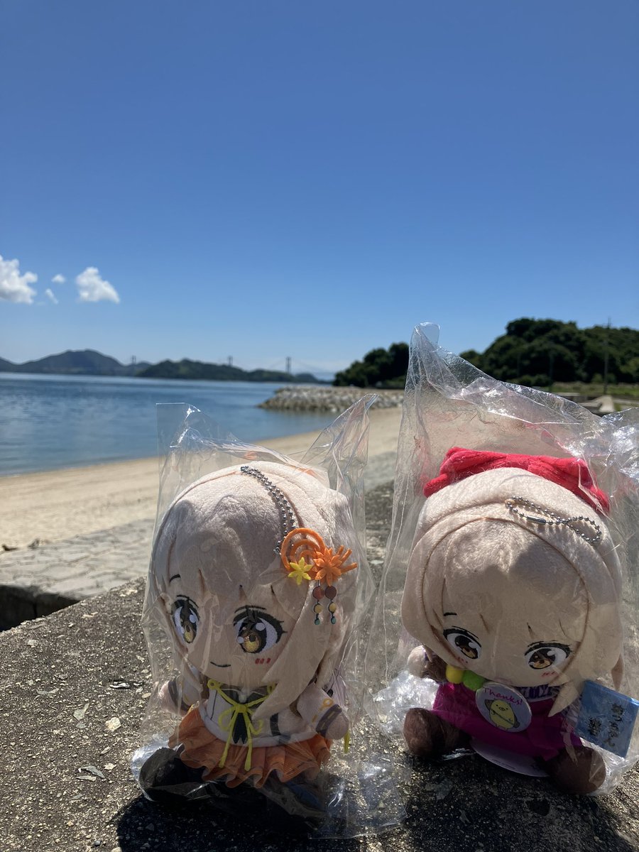 tsuboyakashiho's tweet image. 本日7/22(火)定休日です。
今治 大角海浜公園にて #いずみんといっしょ
来島海峡大橋も見えます😊
今治でかき氷🍧ミルクセーキおいしすぎです✨🥰
#サントノーレ玉屋さん #やの部屋 #ハラミちゃん