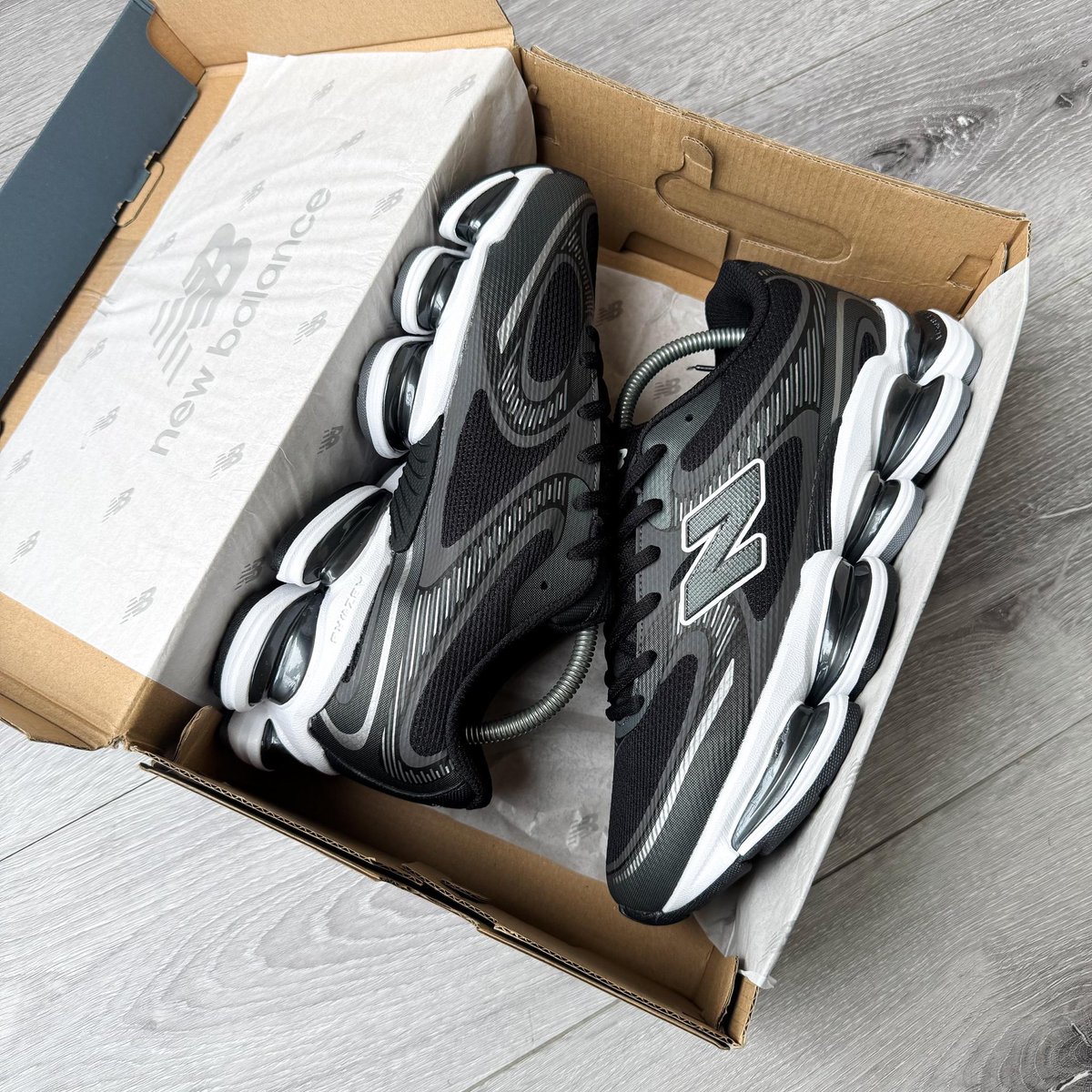 ashowzwears_'s tweet image. OPEN BOX
NEW BALANCE ABZORB 2000
Now available ๐ฅ๐ฅ
Size: 38 - 45
Price : #70,000
Order link: wa.me/+2349068187970