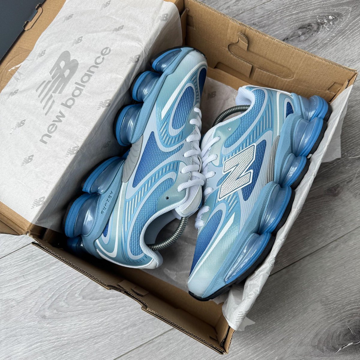 ashowzwears_'s tweet image. OPEN BOX
NEW BALANCE ABZORB 2000
Now available ๐ฅ๐ฅ
Size: 38 - 45
Price : #70,000
Order link: wa.me/+2349068187970