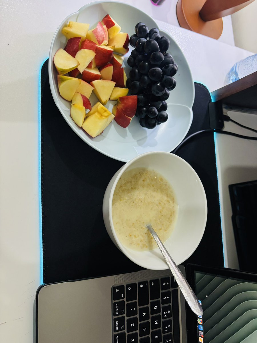 anon_codex's tweet image. Wajiriwa Hi 👋
Mmeshafika ofisini ? Au bado mpoo kwenye daladala foleni ni kali ?
