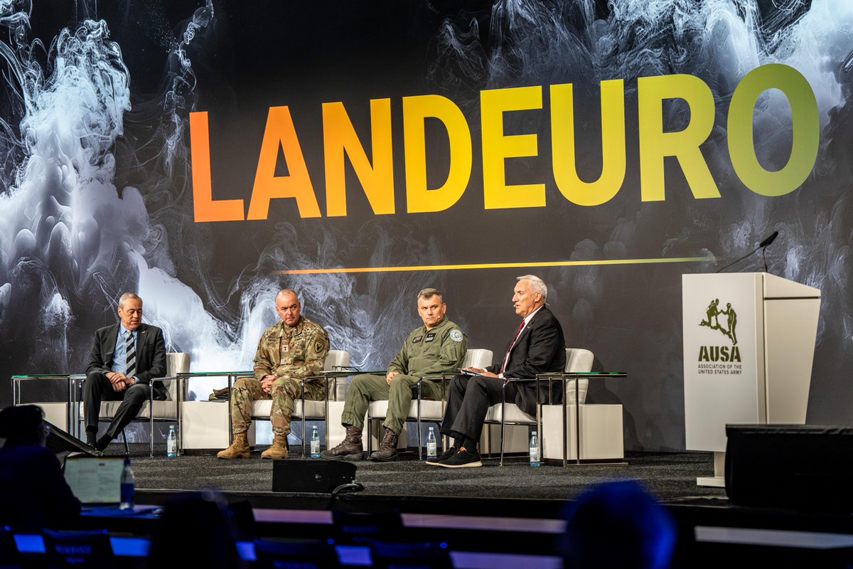 USArmyEURAF's tweet image. 🚨Time for a FMS overhaul! 🚨#LANDEURO experts say reforms are crucial to get vital aid to NATO Allies before crises hit. Faster delivery, better interoperability are key. Leaders from USEUCOM & Polish Armed Forces weighed in! 👇 dvidshub.net/video/970529 & army.mil/article/287175