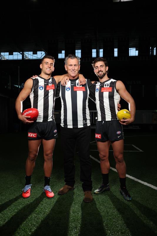 XanderMcGuire7's tweet image. Collingwood will wear a ‘retro’ jumper in their Round 21 clash vs Brisbane.
The design is a compilation of past guernseys worn by the club over the last 30 years.
@7NewsMelbourne @7AFL