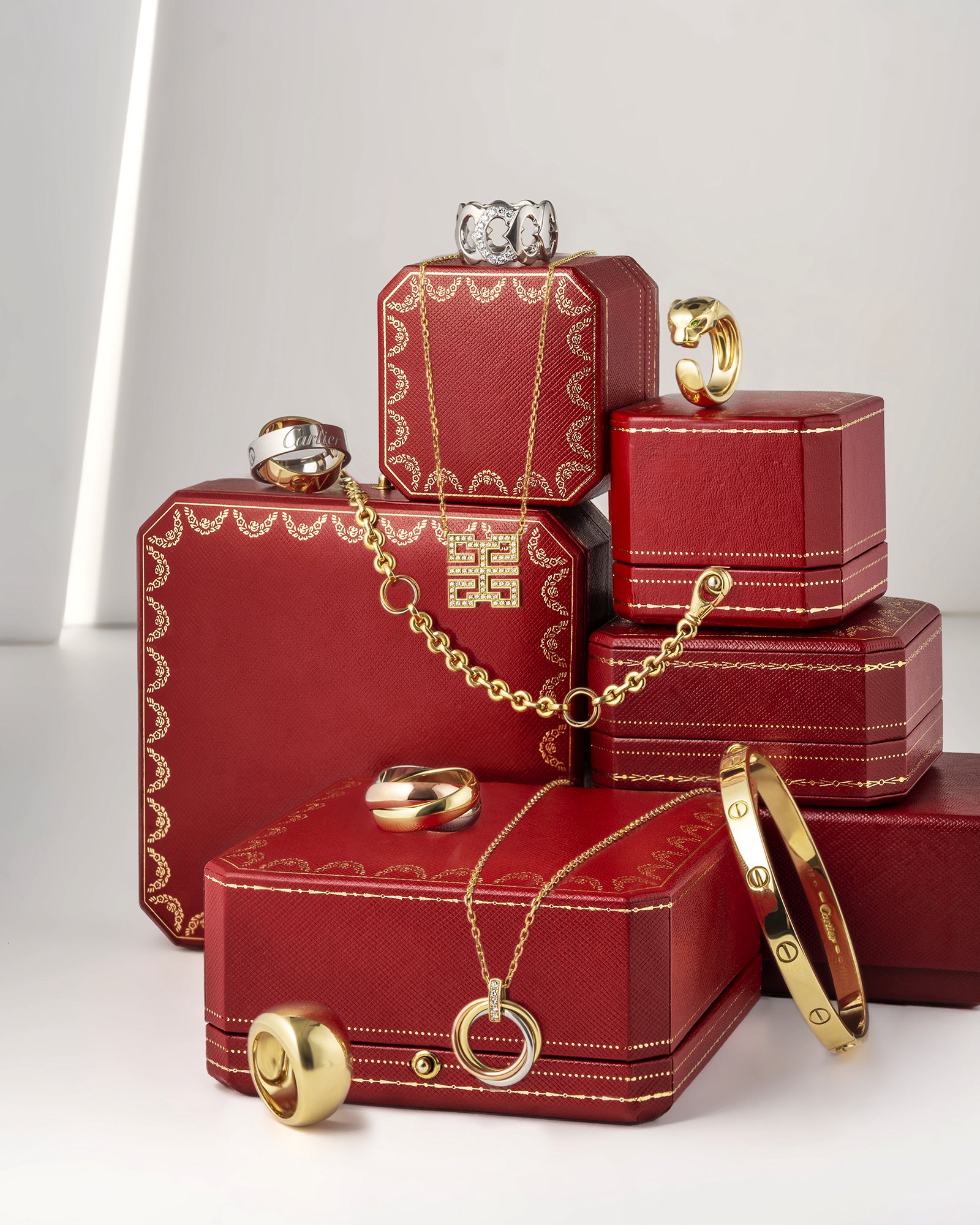 Cartier 赤いギフトボックス 金子雅也@ジュエリーエンタメ on X: 