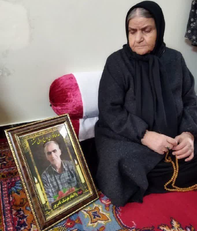faezehshabani80's tweet image. یک مادر شهید چطور صبر میکنه و تحمل؟
زندگیش میشه ی قاب عکس که باهاش زندگی میکنه 💔
فالو بک فوری و تضمینی