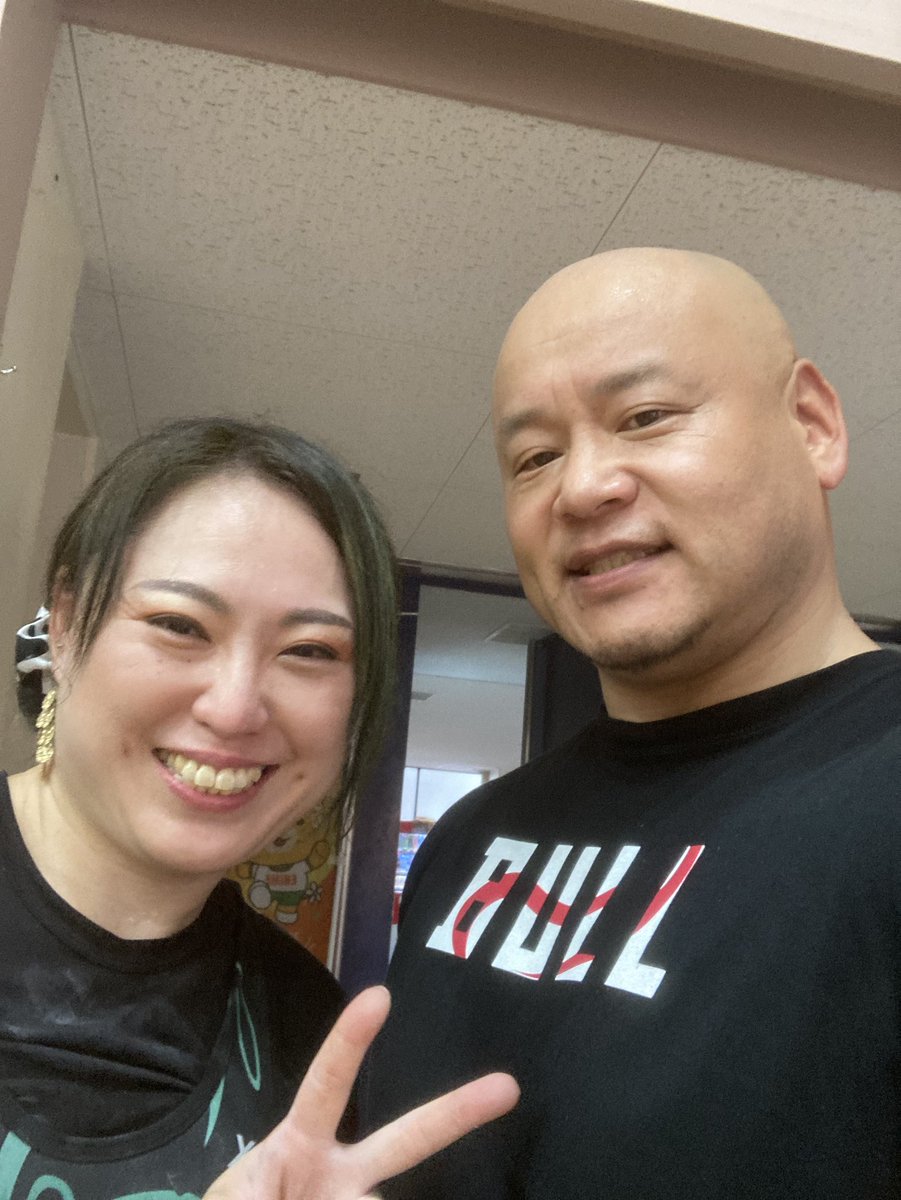 全日本マスターズパワー終了
SQ  215kg
BP  190kg
DL  227.5kg
TOTAL  632.5kg 
105㎏級マスターズI  5位
2年前は600位で4位だったのに大幅自己ベスト更新した今回は5位という結果、、、
マスターズもレベルが上がってるのを実感
過酷なコンディションの中、運営されてた皆様ありがとうございました🤲