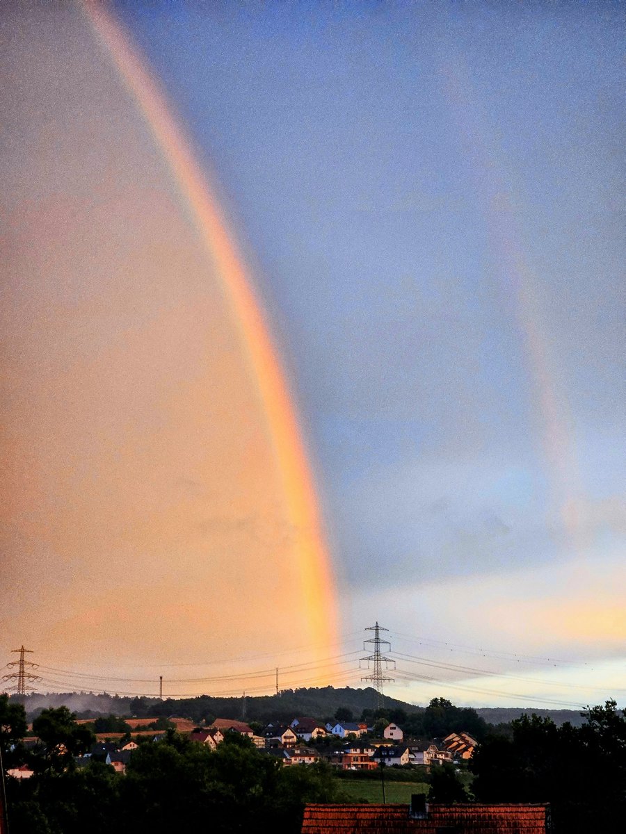 KurtBraatz1's tweet image. Guten Morgen ☕️ 
Regenbogen 🌈 von gestern Abend 21.15 Uhr.