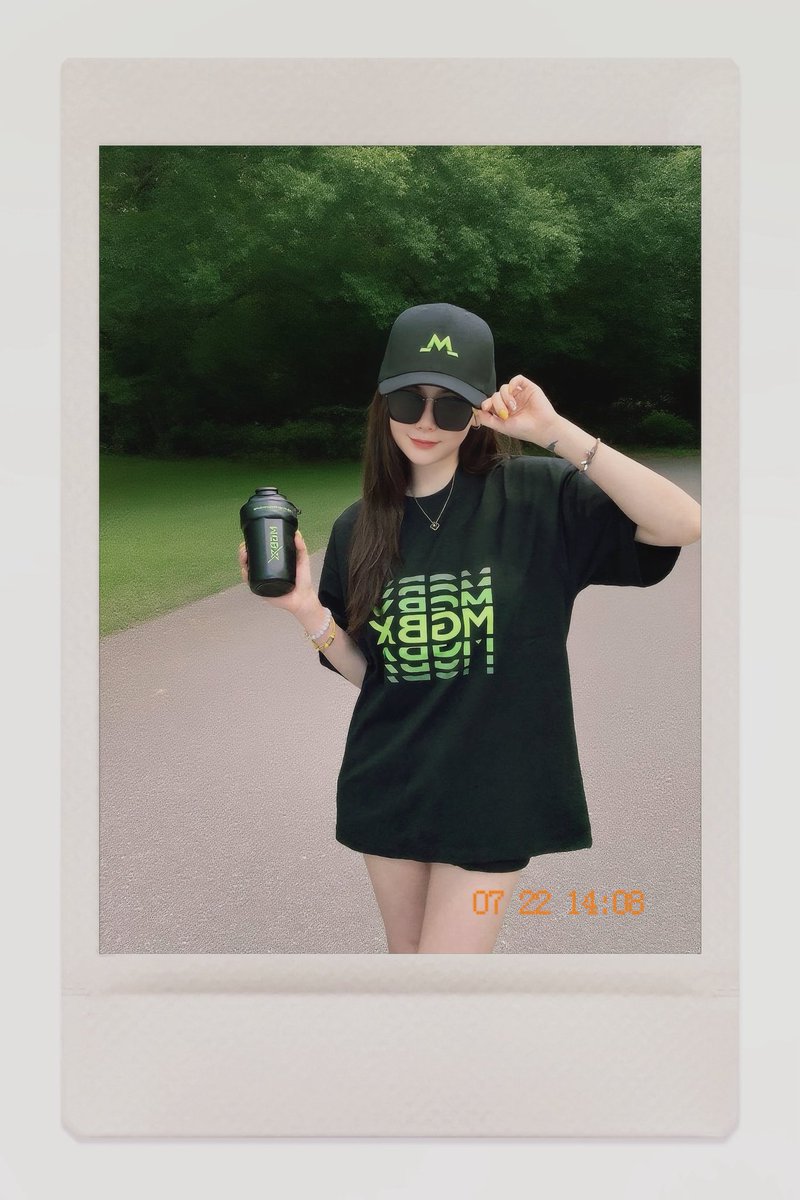 感谢MGBX 送的套装

很适合爬爬山充充电

<a href="/MGBX_ZH/">MGBX 中文</a> <a href="/MGBX_EN/">MGBX</a>