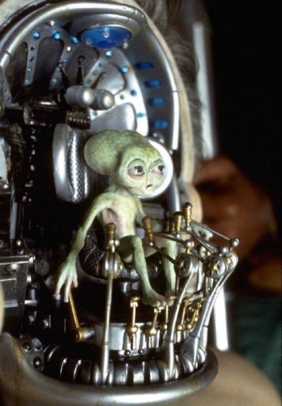 Er_Sandy_31's tweet image. My guess for Buga Sphere is that 
may be a little driver 👽 is injured in that ship..🤓
#BugaSphere #AnonymousFO