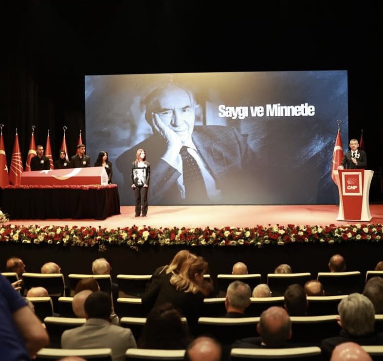 yasarseyman's tweet image. Sevgili Genel Başkanım, Usta Kalem Altan Öymen’i
Eserleri ile sonsuza değin yaşayanlar arasına uğurluyoruz…
Sevgiyle, saygıyla…
#altanöymen #yazar #siyasetçi #bilgeinsan