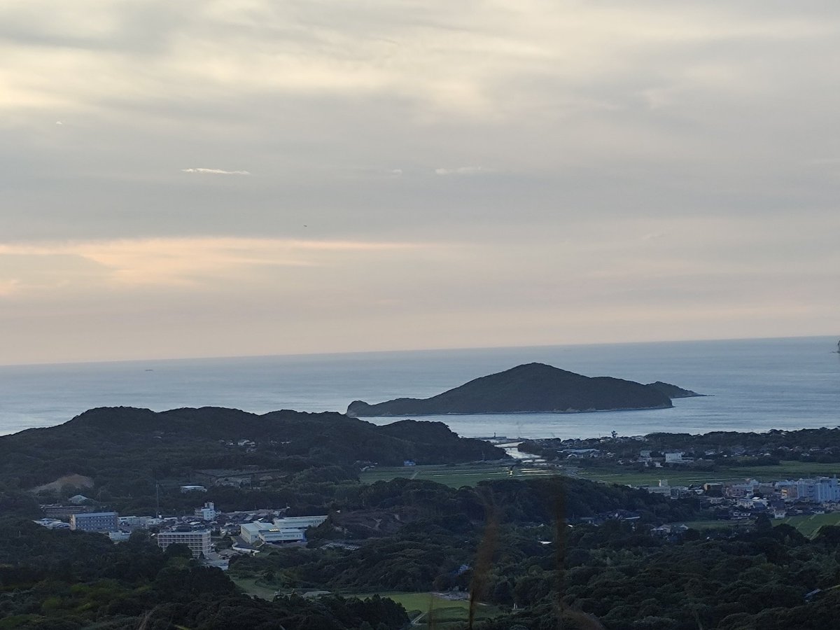 Recitalseries's tweet image. 下関の #厚島!#弧留島!1952年に #アルフレッド・コルトー が来日し川棚観光ホテルに宿泊、そこから見た厚島の風景をコルトーが気に入り「あの天国のような島でひっそりと死にたい。あの島を買いたい」と言い、村長が島に永久に住むようなら無償でと伝え、弧留島と名付けられた島。