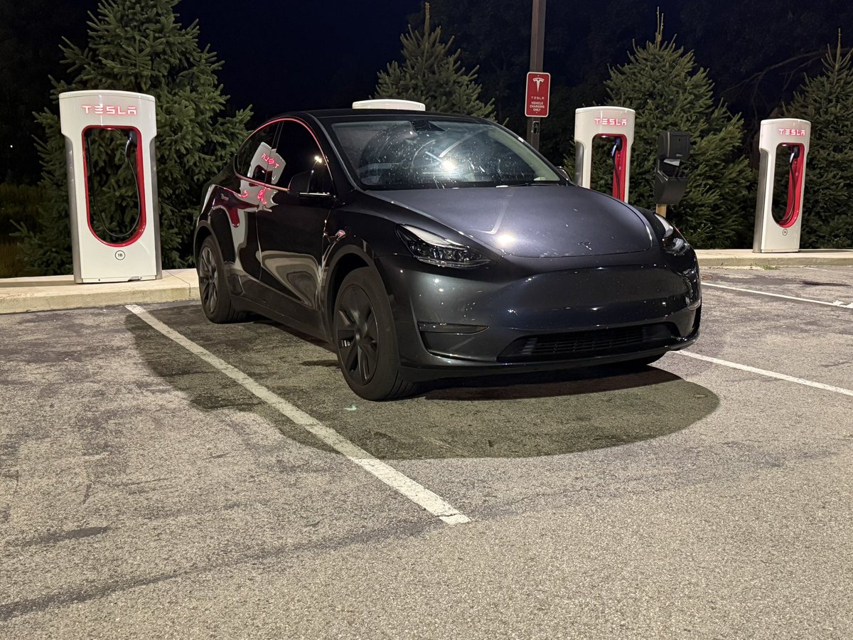 369Training's tweet image. 2nd stop, Girard, OH. 400 miles in, 2600 miles to go! Nothing but supervising my Tesla. FSD is a total game changer!
#xTakeover