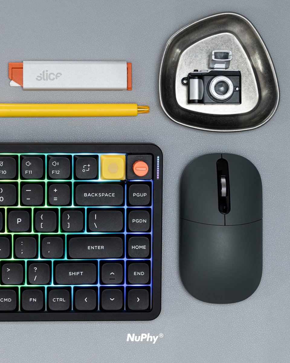 nuphystudio's tweet image. Air75 V3 | Sleek in black, smooth in use.
No gimmicks, no glare — just performance that keeps up. ⚫
#nuphy #nuphyair75v3 #Keyboard #MechanicalKeyboard #CustomKeyboard #maccompatible #applesetup #tech
