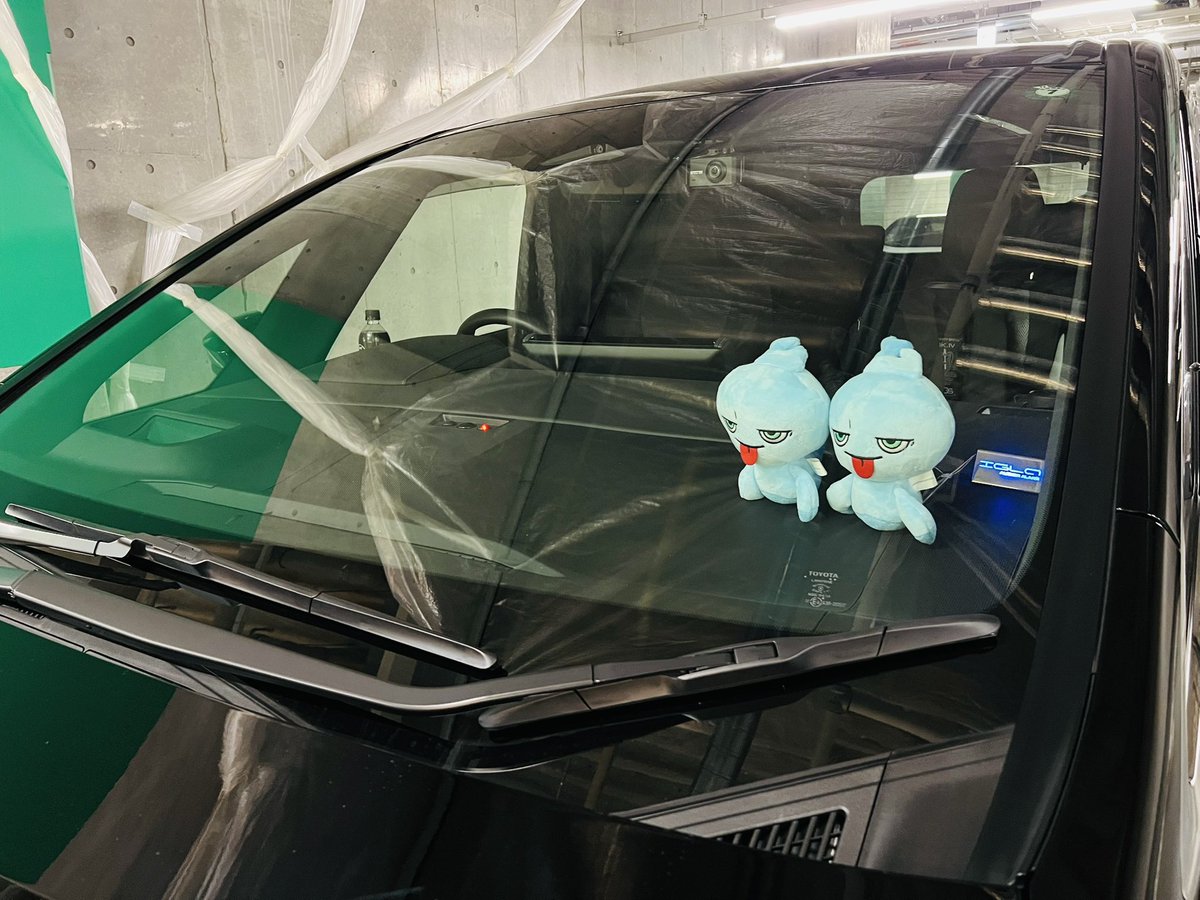 ふふふ👻
落ち着いた車が多い駐車場だから、これハンパなく目立つな
他人にどう思われようと気にしない。これが推し活👻👻👻