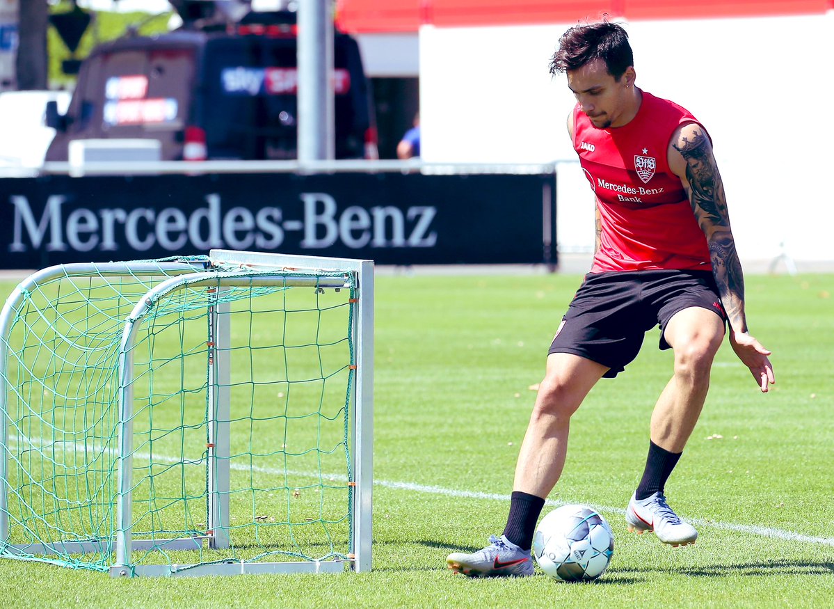 VfBSTR's tweet image. VfB-Spieler des Tages: Anastasios Donis 🇬🇷
📍: Linksaußen
🗓️: von 07/17 bis 09/19
⚽️: 47 Spiele
🎯: 7 Tore - 5 Vorlagen
Transfer
➡️: Juventus Turin 🇮🇹
💶: 4 Mio €
⬅️: Stade Reims 🇫🇷
💶: 5 Mio € (inkl. Leihgebühr)