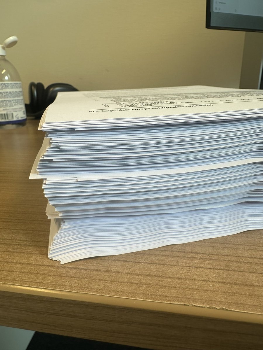 ProfSchrepel's tweet image. Recent EU regulations in the digital sector. 640 pages. Good luck complying with it.