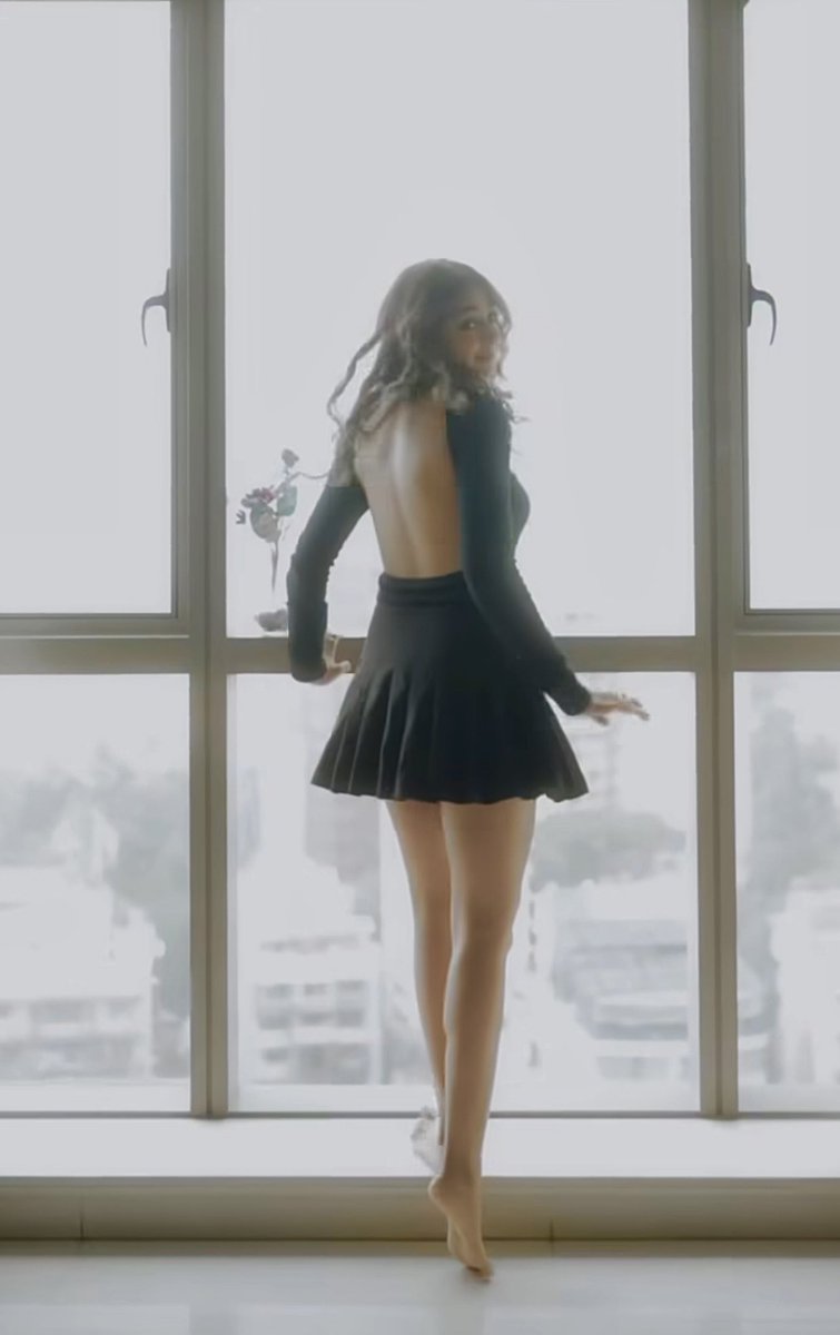 itnisibaat_'s tweet image. unexpected but what a hot surprise🩶🫠 | #nititaylor