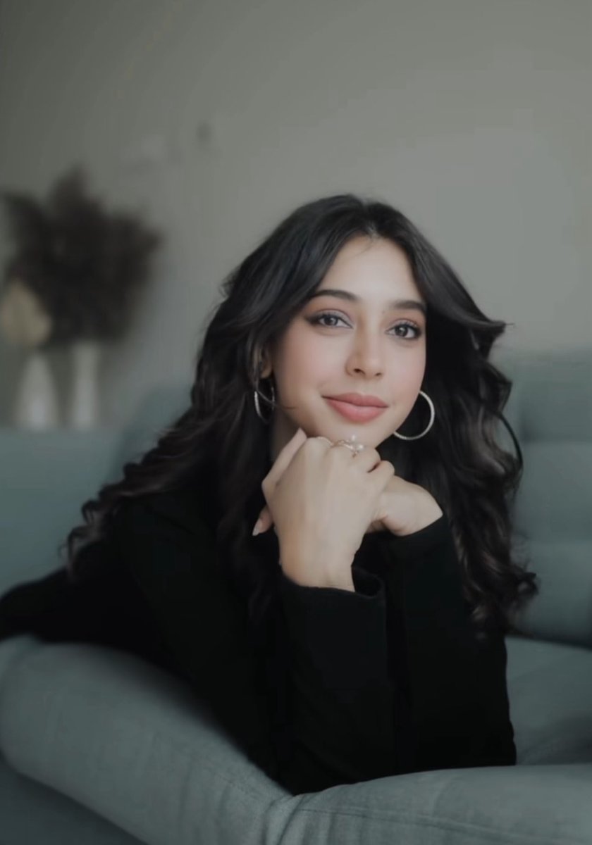 itnisibaat_'s tweet image. serene🩶🥥 | #nititaylor 🕊️