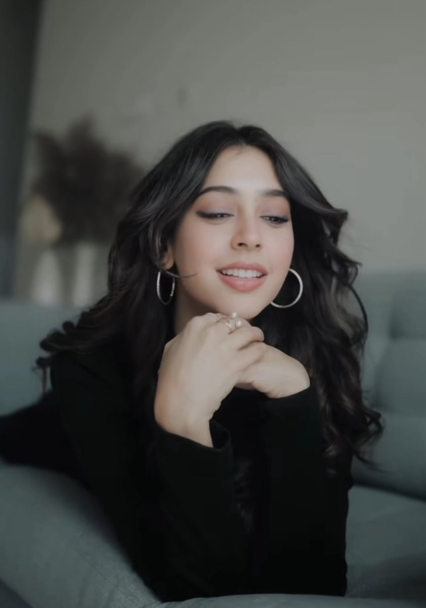 itnisibaat_'s tweet image. serene🩶🥥 | #nititaylor 🕊️