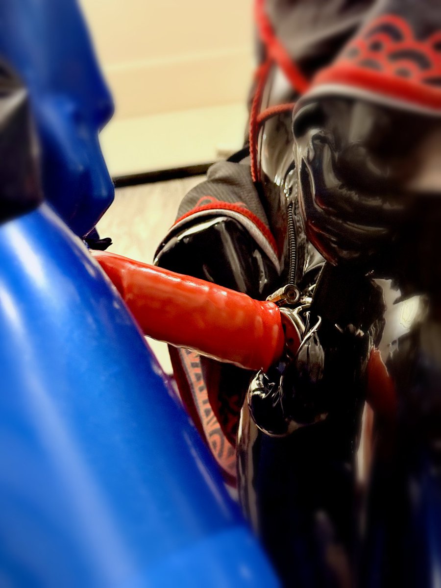 “最强力的矛”vs“最坚固的盾”！！！
谁会先出来呢♥️～～？

🗡： <a href="/W_Rustle_02/">雪風颯颯·WintiwindRustle02</a>
🛡： <a href="/Aikawa__kyo/">Aikawa__kyo</a>

#latex 
#chastity
#贞操锁