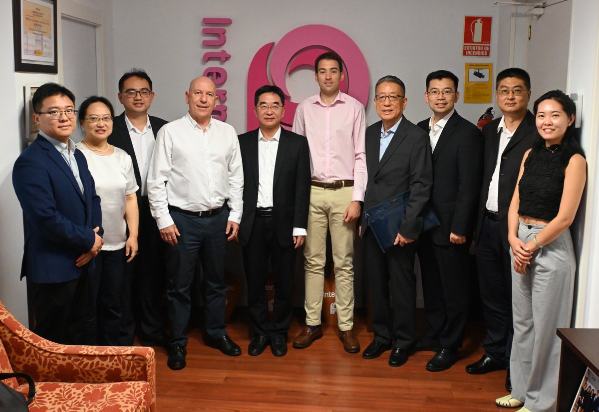Hemos recibido en nuestras oficinas a una delegación agrícola china de nivel viceministerial encabezada por The Office of the Central Leading Group for Rural Work, organismo gubernamental encargado de coordinar y supervisar el trabajo agrícola en su país.

Ha sido un encuentro