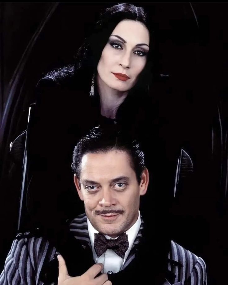 Show me two actors with insane chemistry.