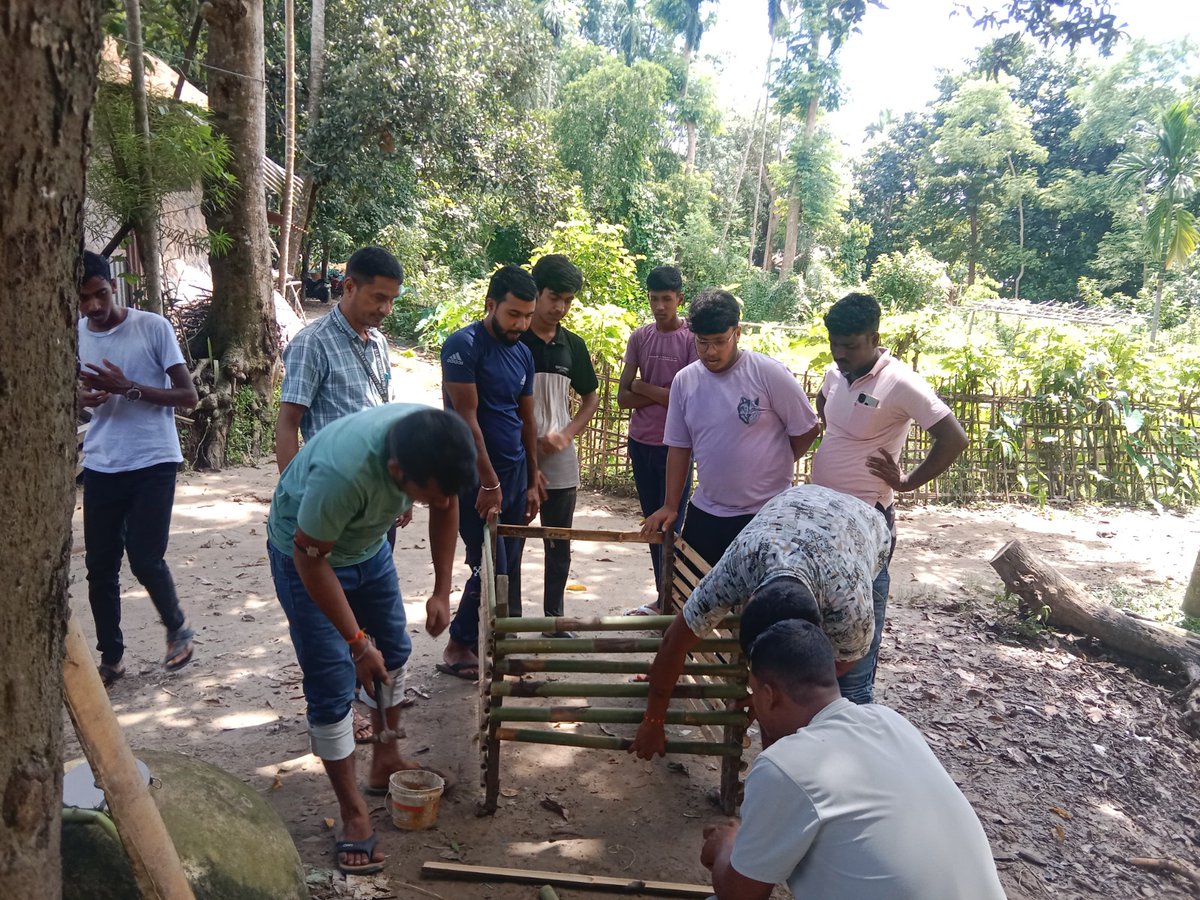 ICFRE-Livelihood Extension Centre, Agartala conducted training on low cost vermicomposting techniques for livelihood generation on 21-07-2025 at Daluchara, Kalashi, South Tripura.  50 participants including SHGs members, students, farmers etc participated in the training.